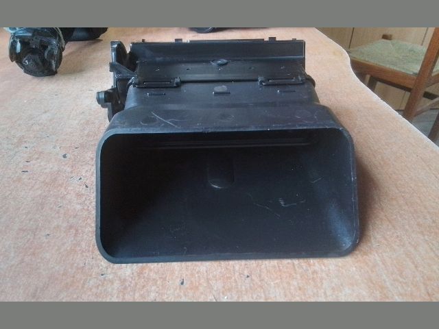 bontott FORD FOCUS C-MAX I Középső Szellőző