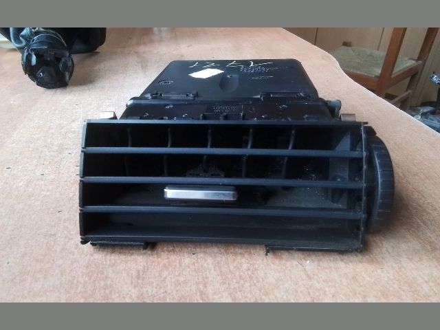 bontott FORD FOCUS C-MAX I Középső Szellőző