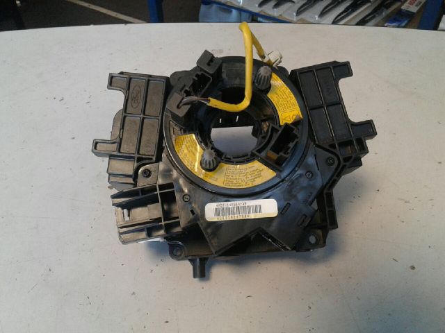 bontott FORD FOCUS C-MAX I Légzsák Átvezető Szalagkábel