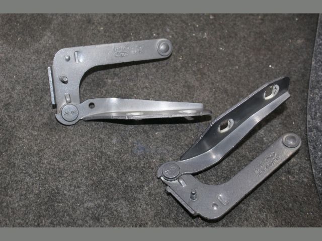 bontott FORD FOCUS C-MAX I Motorháztető Jobb Zsanér