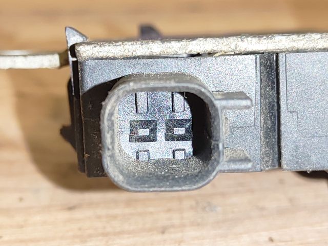 bontott FORD FOCUS C-MAX I Motorháztető Zárszerkezet