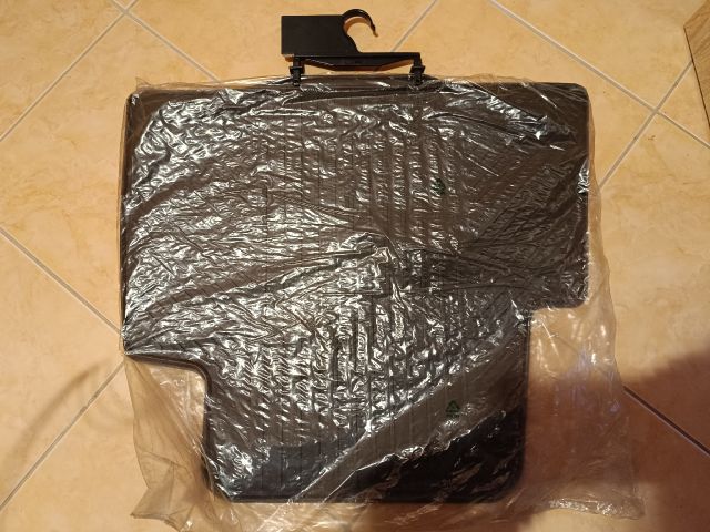 bontott FORD FOCUS C-MAX I Szőnyeg Szett