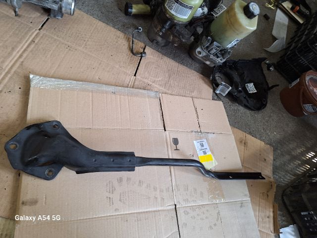 bontott FORD FOCUS C-MAX I Toronymerevítő