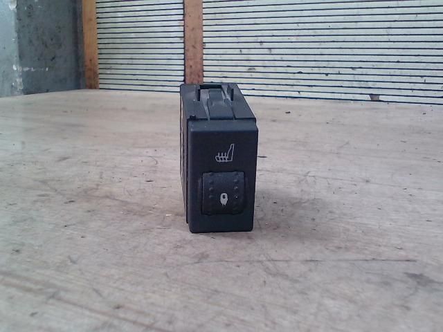 bontott FORD FOCUS C-MAX I Ülésfűtés Kapcsoló Pár