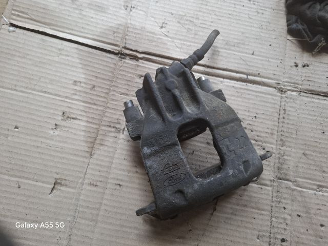 bontott FORD FOCUS I Bal első Féknyereg Munkahengerrel