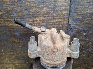 bontott FORD FOCUS I Bal első Féknyereg Munkahengerrel