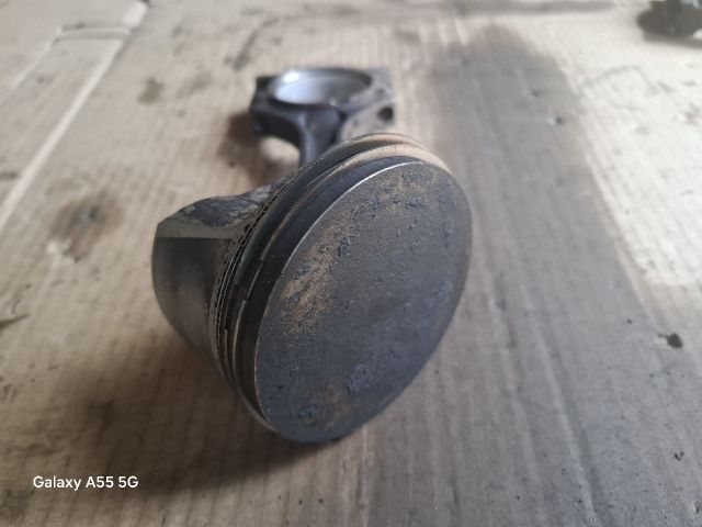 bontott FORD FOCUS I Dugattyú és Hajtókar