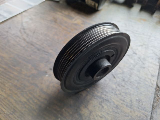 bontott FORD FOCUS I Főtengely Szíjtárcsa