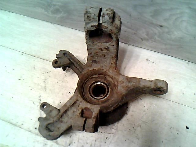 bontott FORD FOCUS I Jobb első Csonkállvány Kerékaggyal