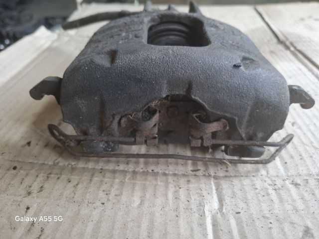 bontott FORD FOCUS I Jobb első Féknyereg Munkahengerrel