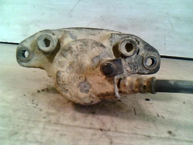 bontott FORD FOCUS I Jobb első Féknyereg Munkahengerrel