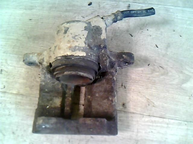 bontott FORD FOCUS I Jobb első Féknyereg Munkahengerrel