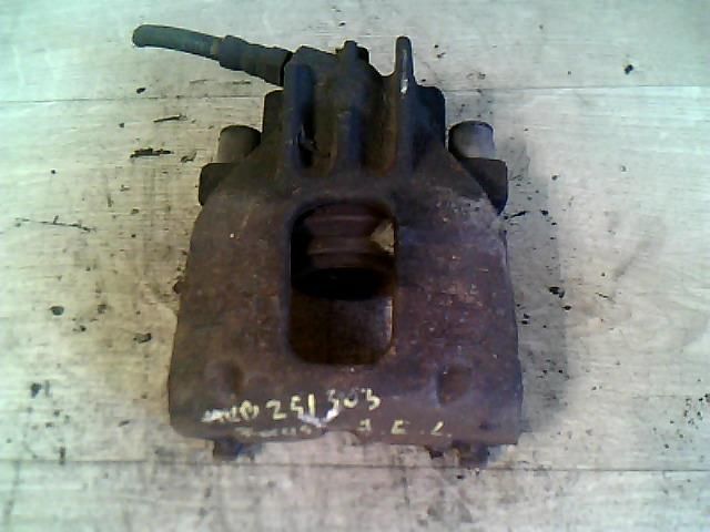 bontott FORD FOCUS I Jobb első Féknyereg Munkahengerrel