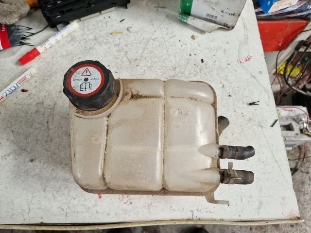 bontott FORD FOCUS I Kiegyenlítő Tartály