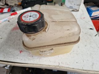 bontott FORD FOCUS I Kiegyenlítő Tartály