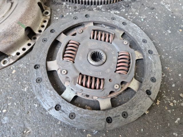 bontott FORD FOCUS I Kuplung Szett Lendkerékkel