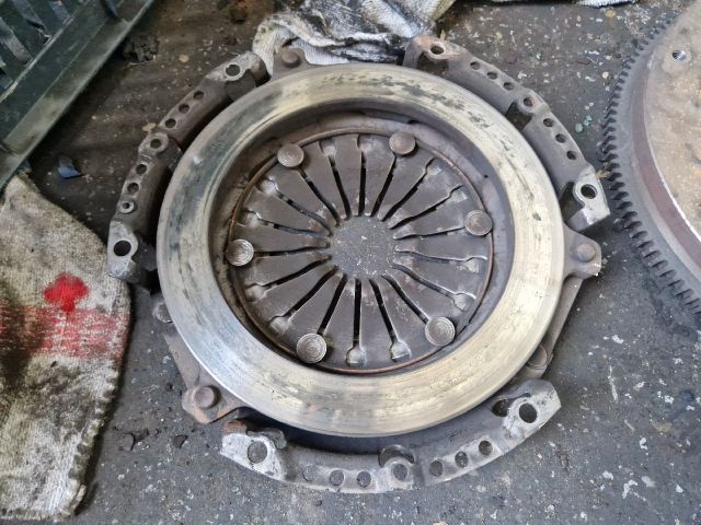 bontott FORD FOCUS I Kuplung Szett Lendkerékkel