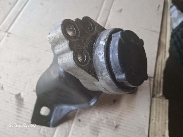 bontott FORD FOCUS I Motor Tartó Bak (Fém)