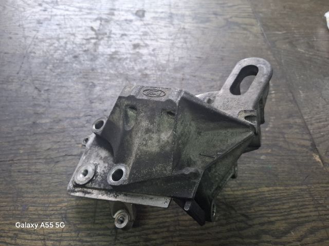 bontott FORD FOCUS I Motor Tartó Bak (Fém)