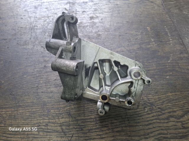 bontott FORD FOCUS I Motor Tartó Bak (Fém)