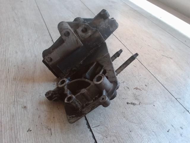 bontott FORD FOCUS I Motor Tartó Bak (Fém)