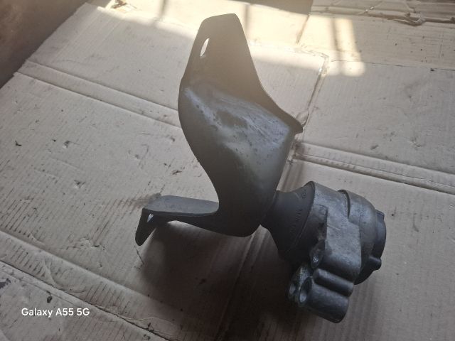 bontott FORD FOCUS I Motor Tartó Bak (Fém)