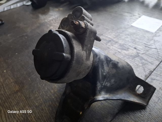 bontott FORD FOCUS I Motor Tartó Bak (Fém)