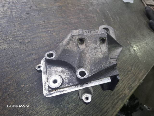 bontott FORD FOCUS I Motor Tartó Bak (Fém)