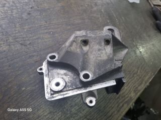 bontott FORD FOCUS I Motor Tartó Bak (Fém)