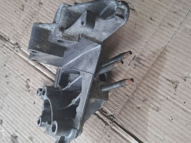 bontott FORD FOCUS I Motor Tartó Bak (Fém)