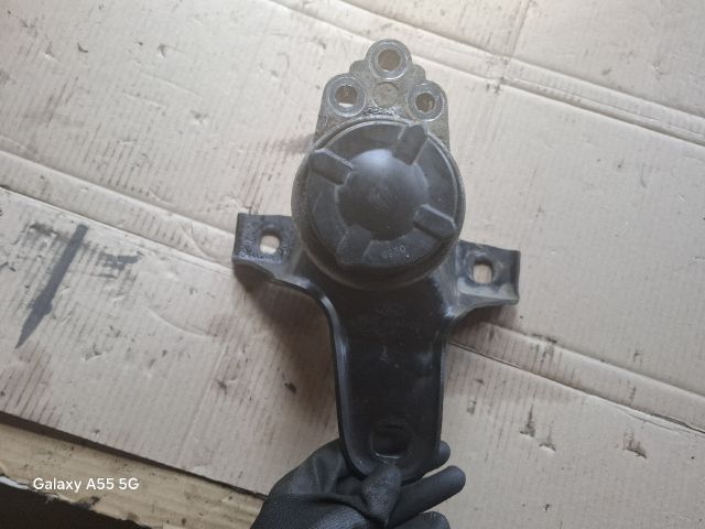 bontott FORD FOCUS I Motor Tartó Bak (Fém)