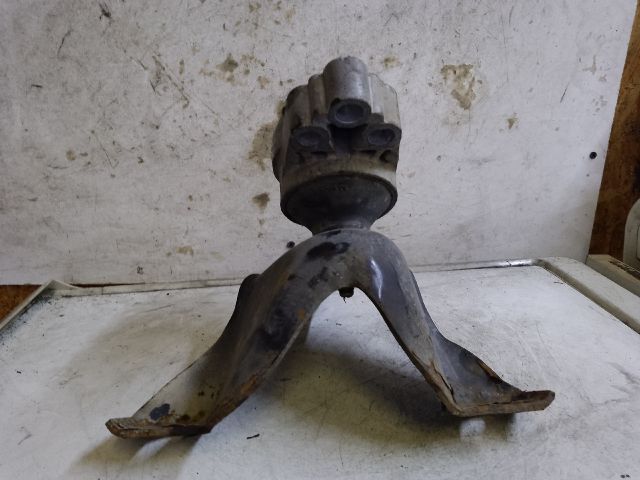 bontott FORD FOCUS I Motor Tartó Bak Jobb