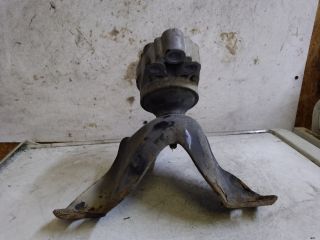 bontott FORD FOCUS I Motor Tartó Bak Jobb