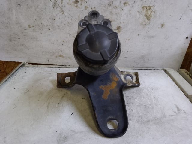 bontott FORD FOCUS I Motor Tartó Bak Jobb