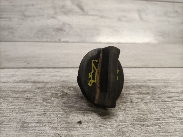 bontott FORD FOCUS I Olajbeöntő Sapka