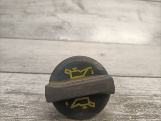 bontott FORD FOCUS I Olajbeöntő Sapka