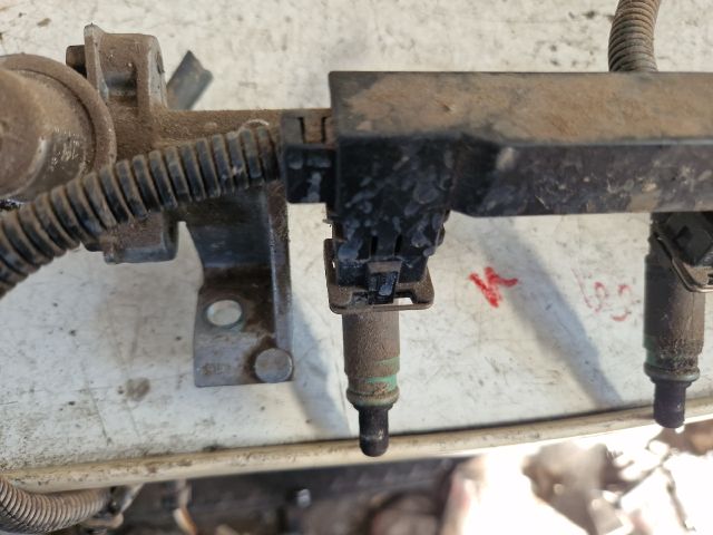 bontott FORD FOCUS I Porlasztó Sor / Híd