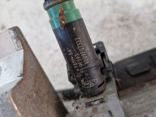 bontott FORD FOCUS I Porlasztó Sor / Híd