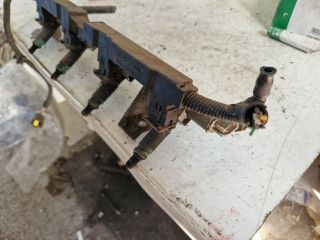 bontott FORD FOCUS I Porlasztó Sor / Híd