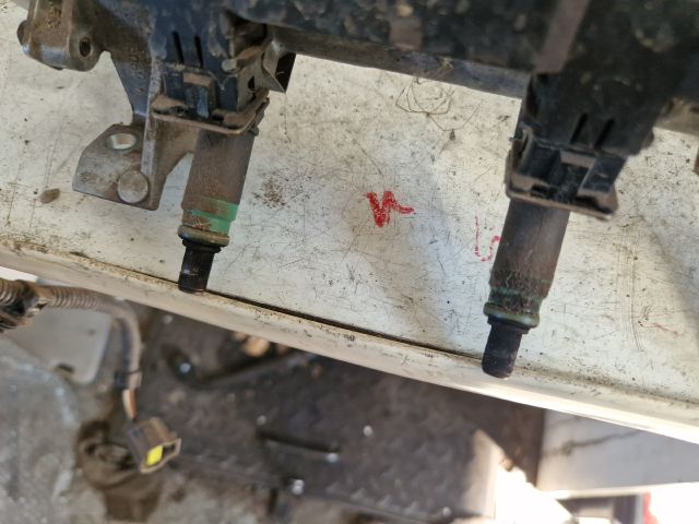 bontott FORD FOCUS I Porlasztó Sor / Híd