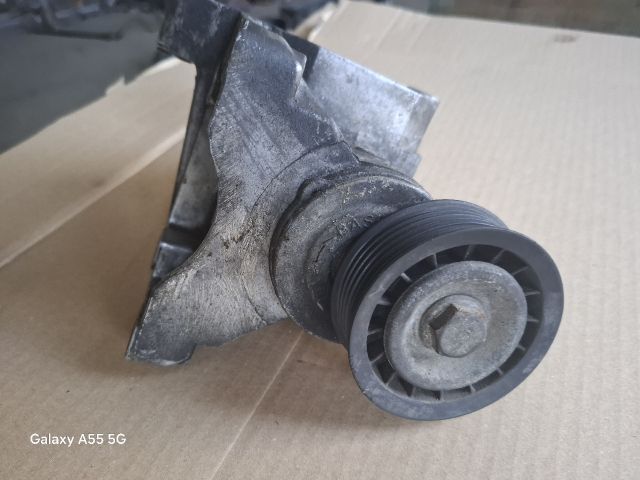 bontott FORD FOCUS I Szervó Tartó Bak Szíjfeszítővel