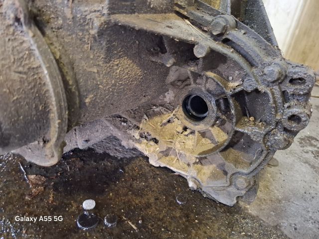 bontott FORD FOCUS I Váltó (Mechanikus)