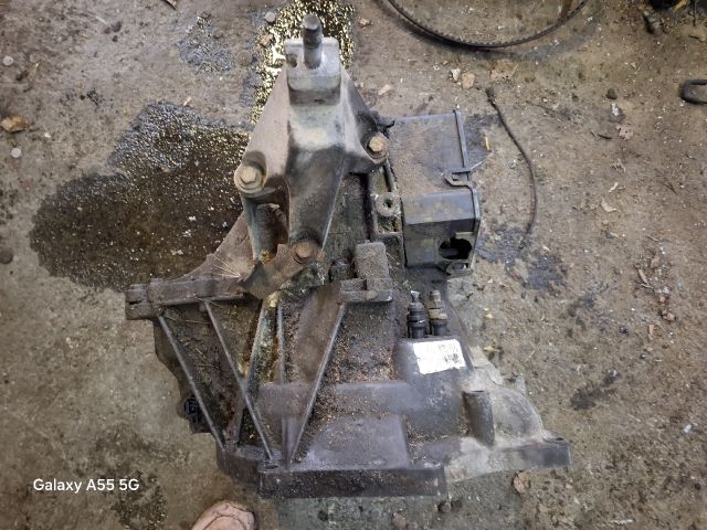 bontott FORD FOCUS I Váltó (Mechanikus)