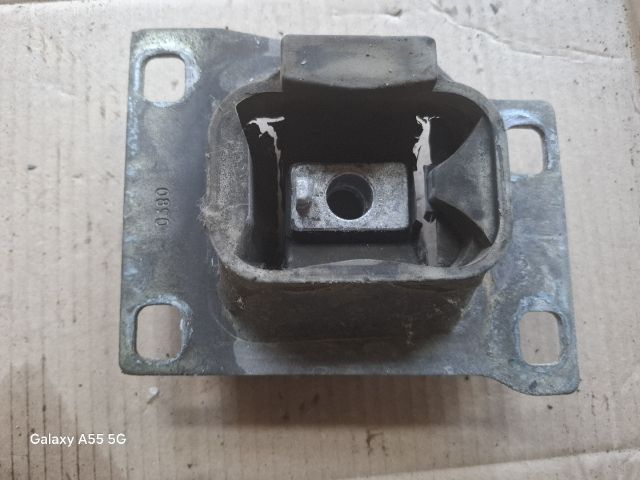 bontott FORD FOCUS I Váltó Tartó Bak (Pozíciófüggetlen)