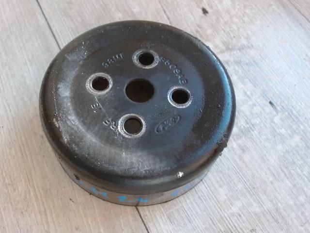 bontott FORD FOCUS I Vízpumpa Szíjtárcsa