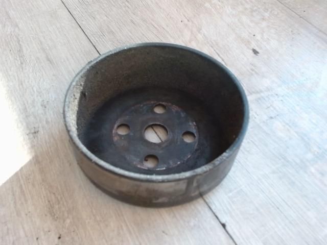 bontott FORD FOCUS I Vízpumpa Szíjtárcsa