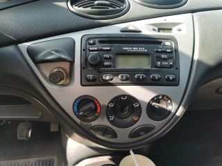 bontott FORD FOCUS I Bal első Féknyereg Munkahengerrel