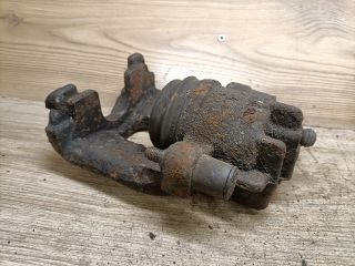 bontott FORD FOCUS I Bal első Féknyereg Munkahengerrel