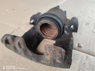 bontott FORD FOCUS I Bal első Féknyereg Munkahengerrel