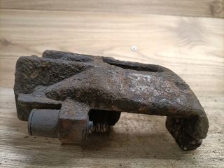 bontott FORD FOCUS I Bal első Féknyereg Munkahengerrel